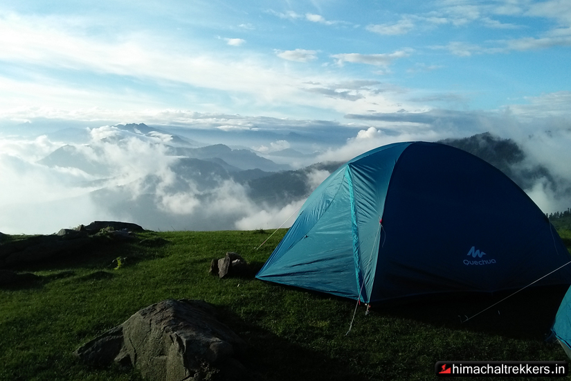 himachal trekkers camping